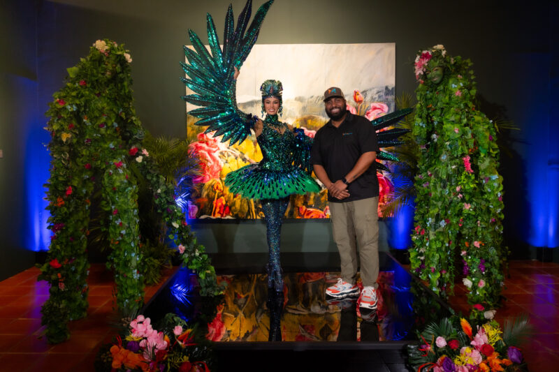 Zashely Alicea, Miss Universe Puerto Rico 2025, junto a José de Josemaster Entertainment. (Foto: Jean Ayala / Wapa Digital)